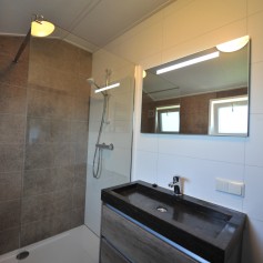 Badkmer luxe chalet 6 personen .jpeg