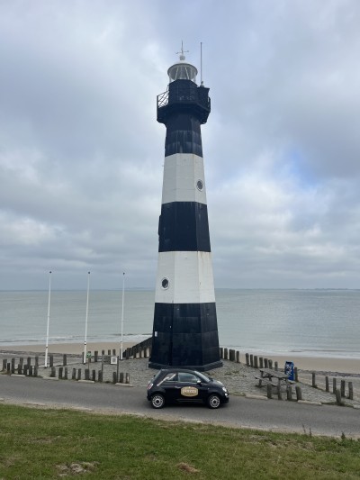 Piazza auto vuurtoren breskens helemaal.jpeg