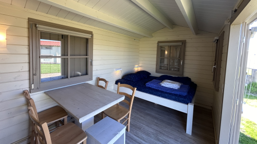 Woonkamer luxe trekkershut LR.png