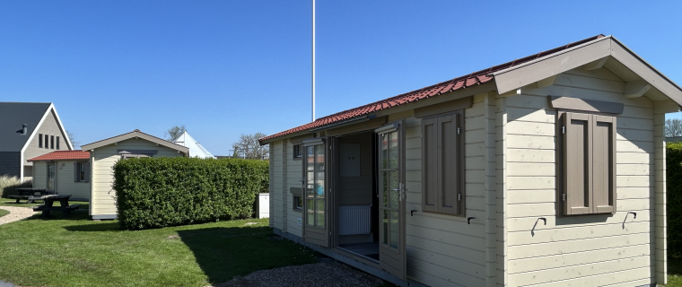 Buitenkant luxe trekkershut LR.png