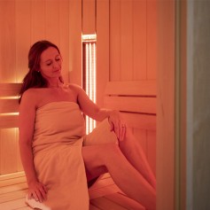 infrarood sauna vrouw.jpg