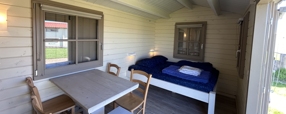Woonkamer luxe trekkershut LR.png