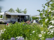 Kamperen caravan genieten zonnen.jpg